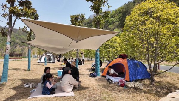 指盈配资网 郧西县天河口湿地公园生态美景引客来